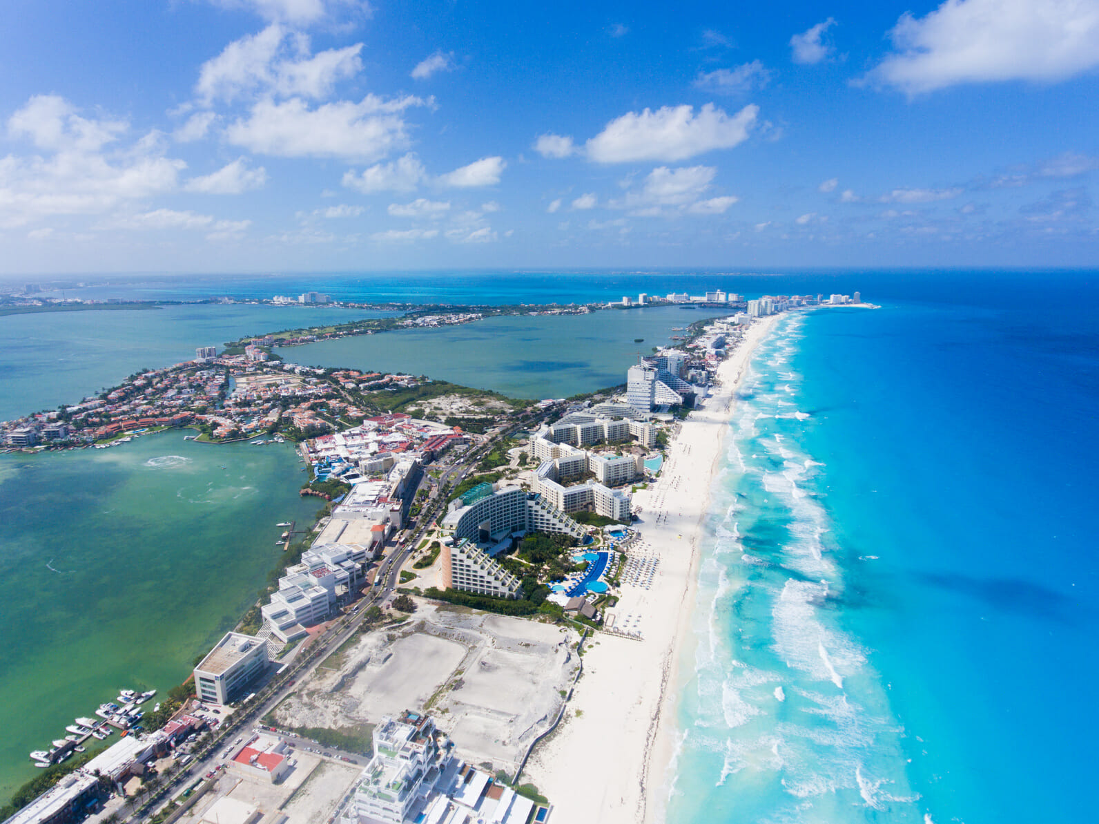 Hotels in Cancun and Airlines to resume operations in June